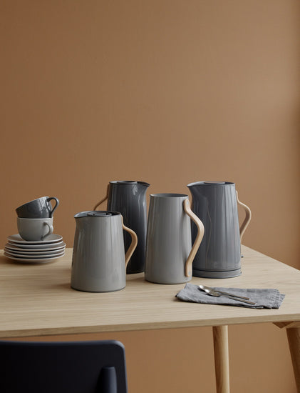 https://www.stelton.com/cdn/shop/products/x-200-1_x-201-1_x-210-1_x-216-1_437x550.jpg?v=1652728044